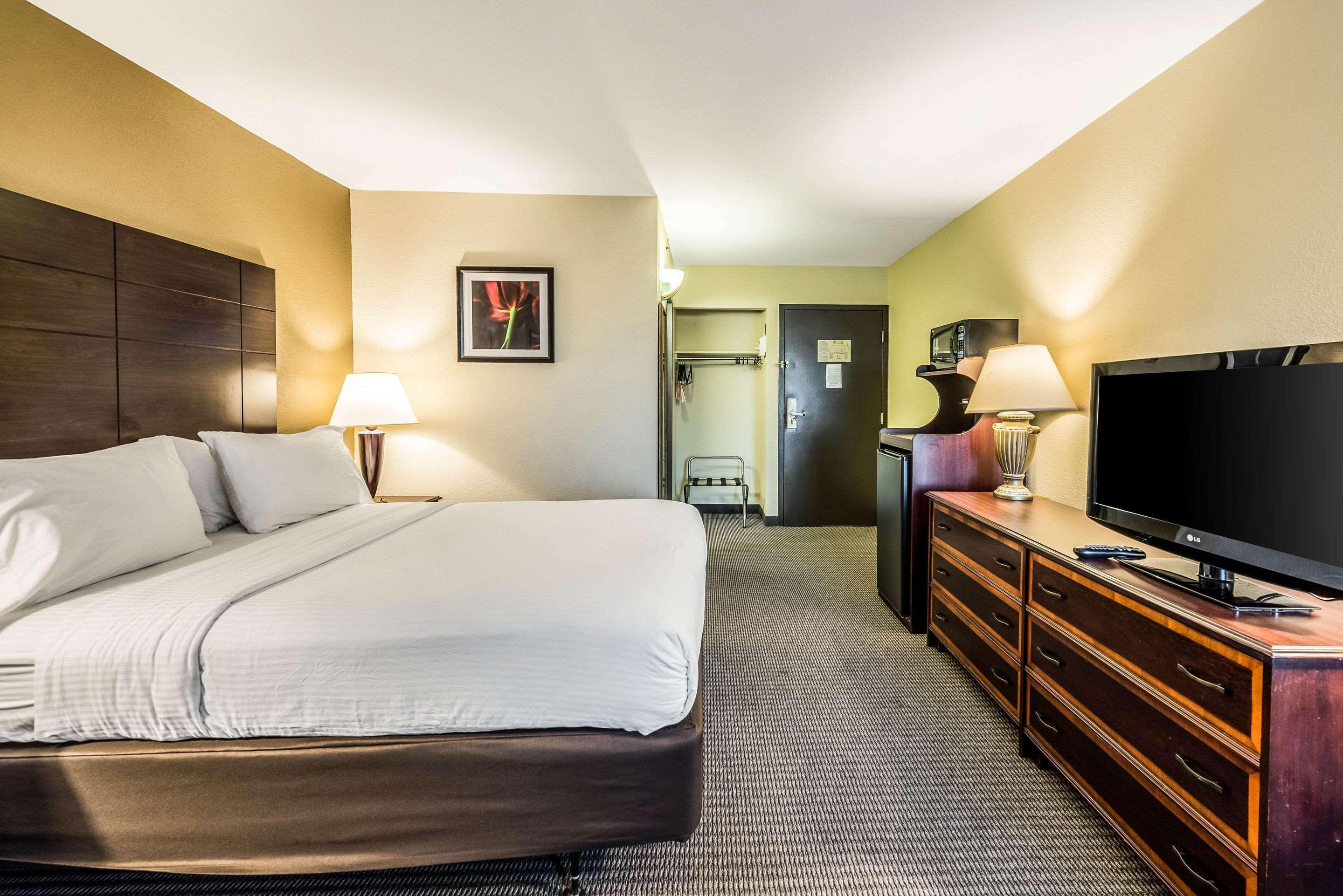 Clarion Hotel Cincinnati North Sharonville Buitenkant foto