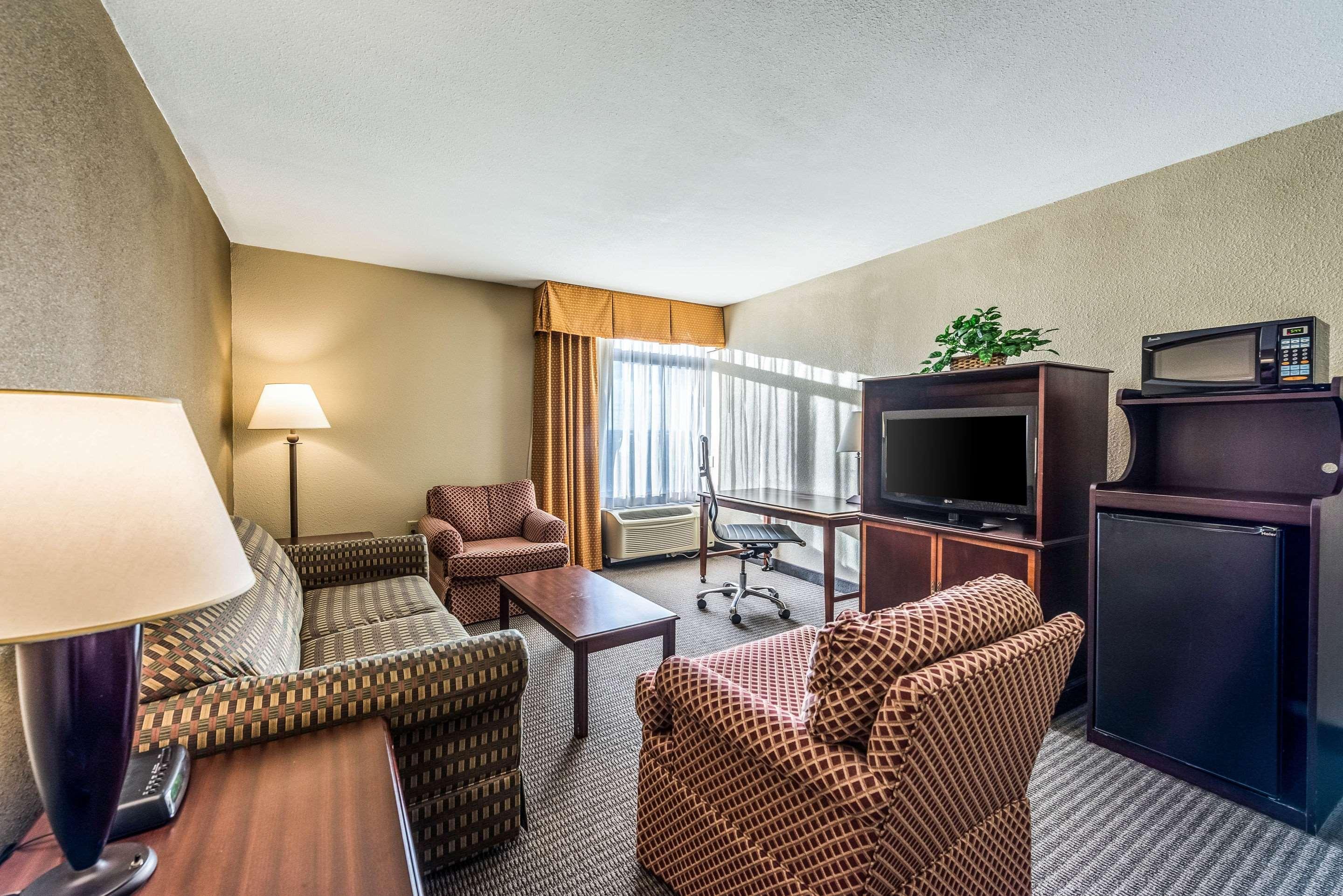Clarion Hotel Cincinnati North Sharonville Buitenkant foto