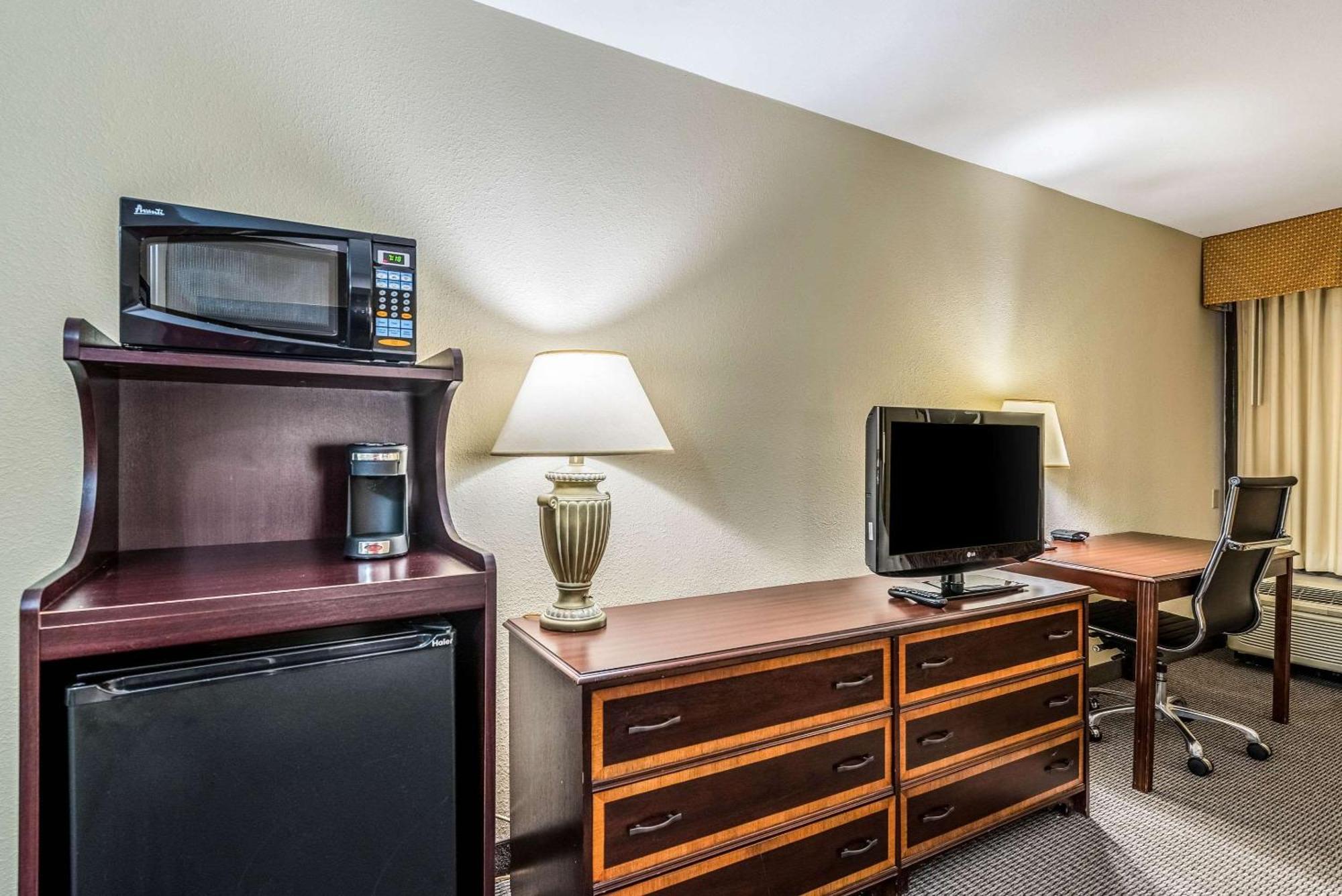 Clarion Hotel Cincinnati North Sharonville Buitenkant foto