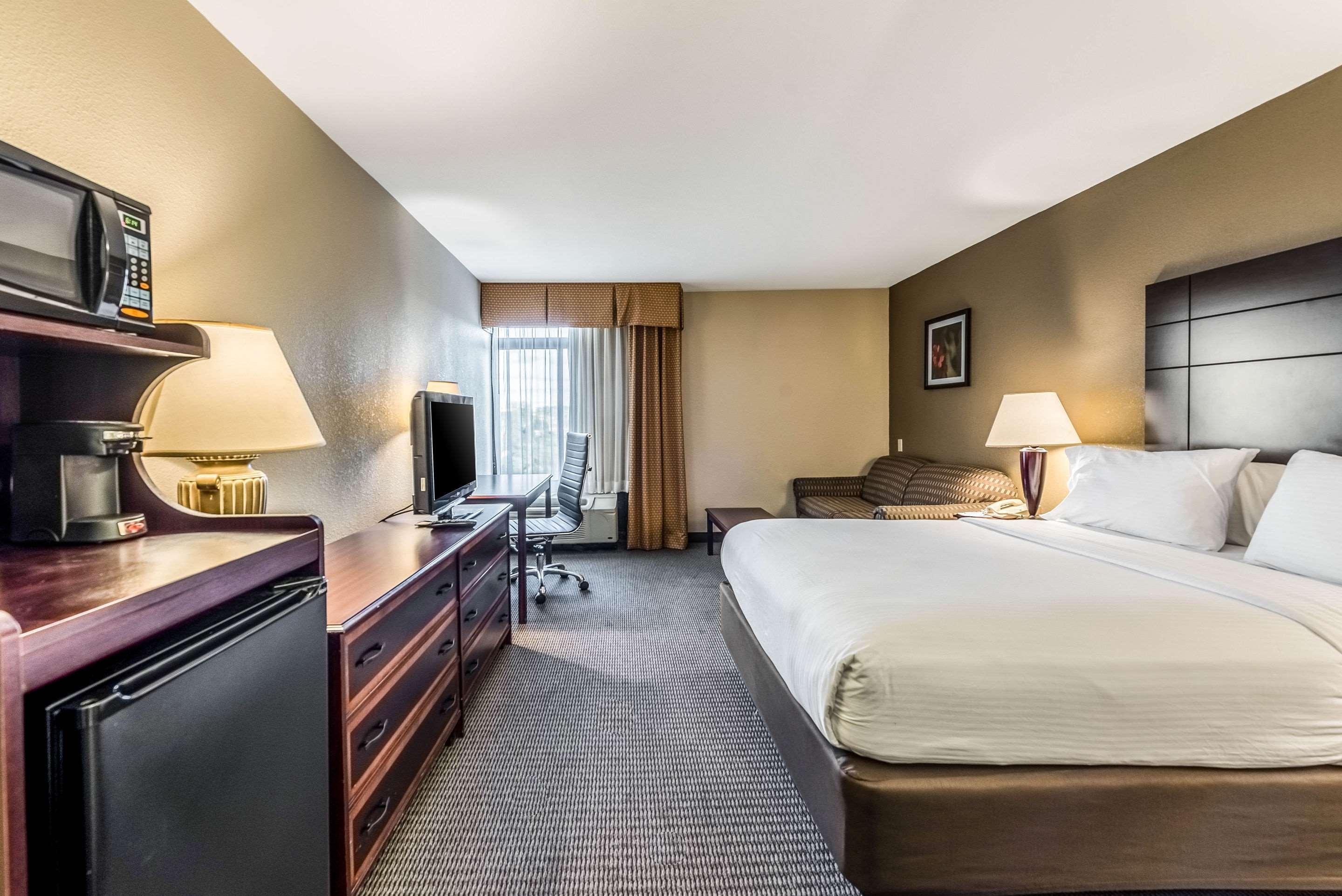 Clarion Hotel Cincinnati North Sharonville Buitenkant foto