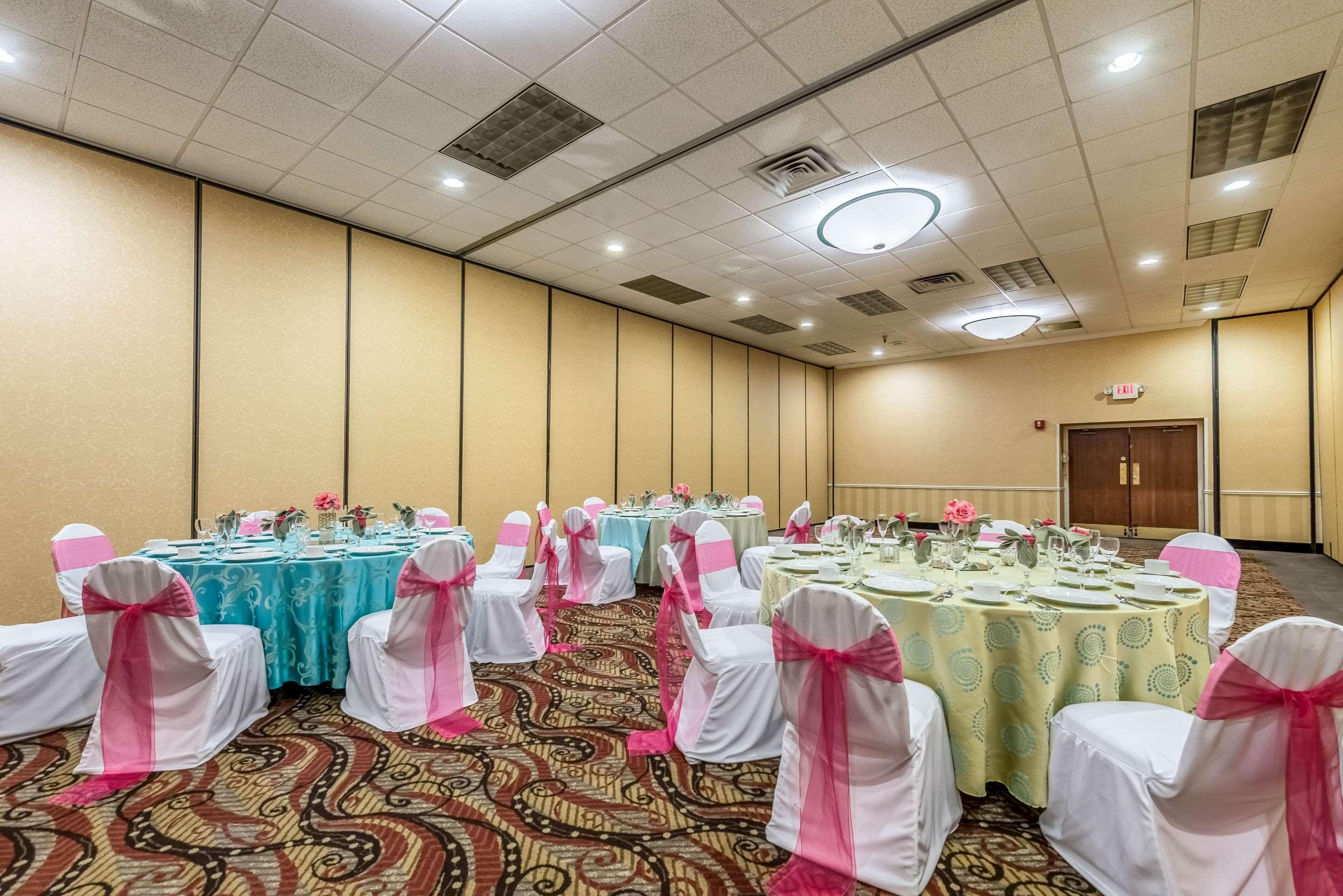 Clarion Hotel Cincinnati North Sharonville Buitenkant foto