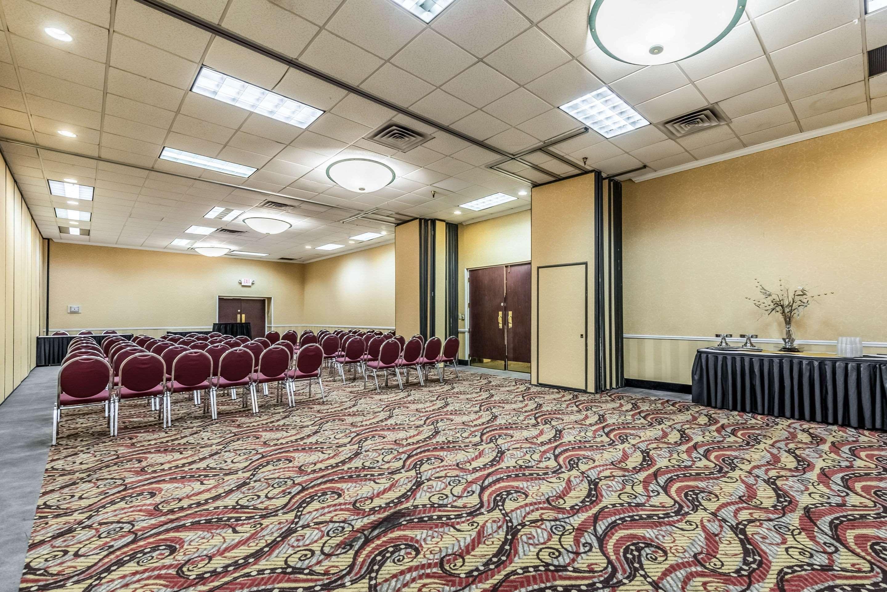 Clarion Hotel Cincinnati North Sharonville Buitenkant foto